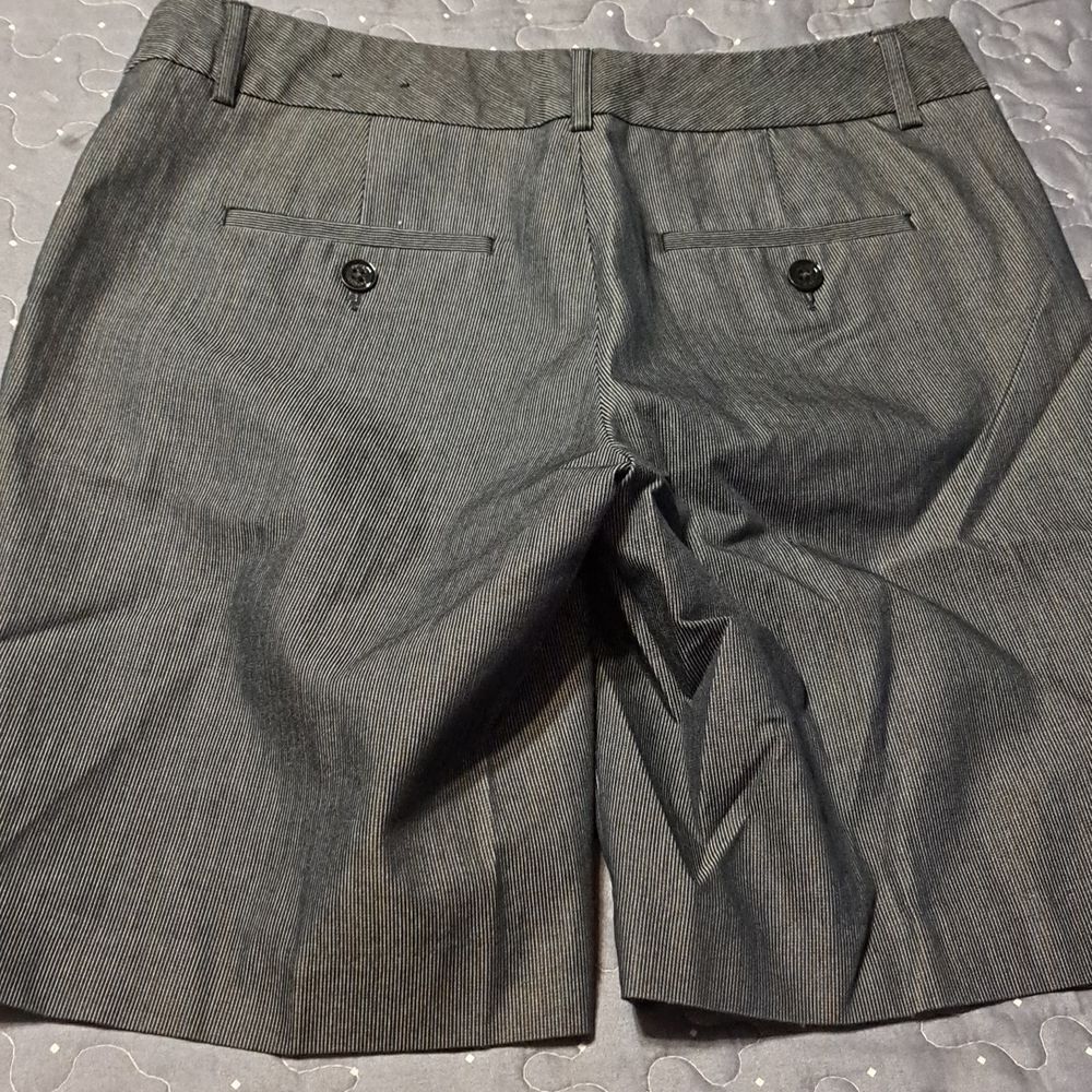 Express Design Studio bermuda shorts size 2 - Picture 3 of 5